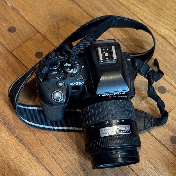 Working Olympus E-500 Black Digital Camera Set with Flash and Lens - Picture 2 of 2